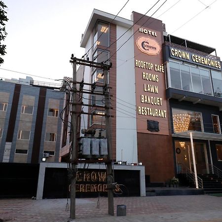 Crown Ceremonies Hotel Faridabad Buitenkant foto