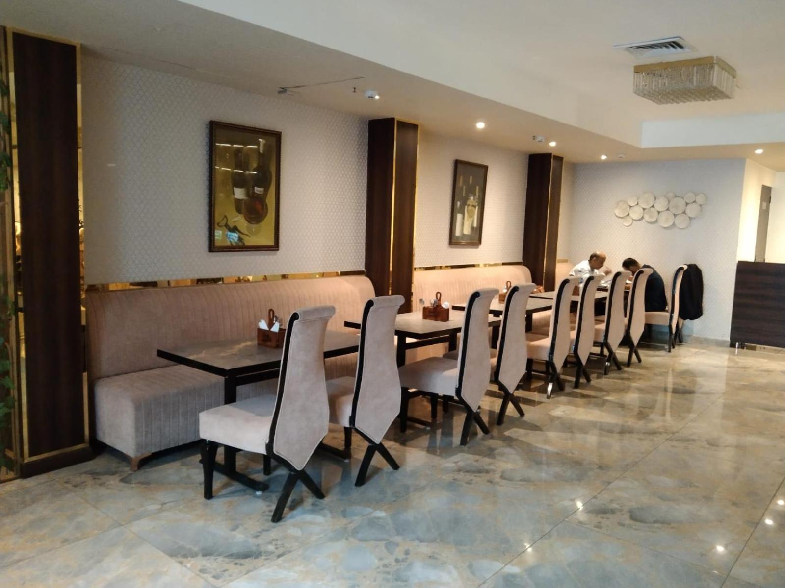Crown Ceremonies Hotel Faridabad Buitenkant foto